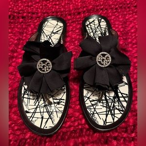 BCBG sandals size 7 🖤